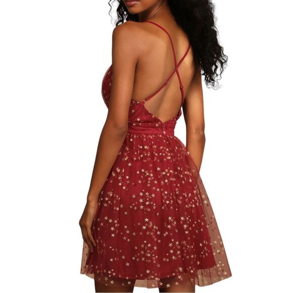 NWT LULUS Favorite Moment Burgundy and Gold Star Print Skater Dress M - Picture 7 of 12